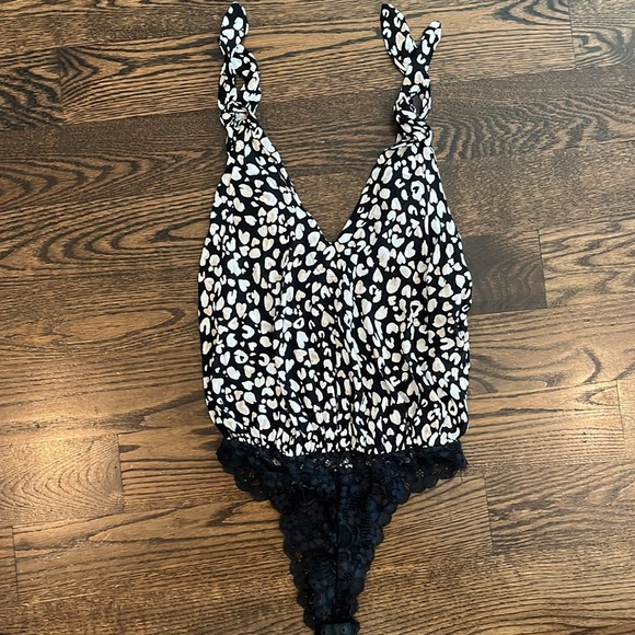 Free People Leopard Bodysuit, Size Small - Picture 4 of 5